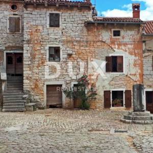 ISTRA, SVETI LOVREČ - Kamena kuća