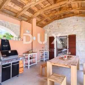 ISTRA, SVETI LOVREČ - Komforna ruralna kuća s bazenom