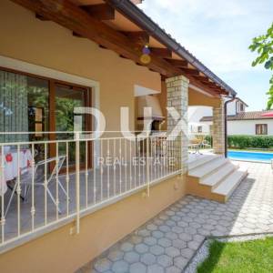 ISTRA, SVETI LOVREČ - Kuća s bazenom na rubu naselja