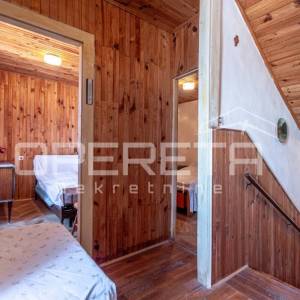 Istra, Sveti Lovreč- Kuća s dvorištem u centru