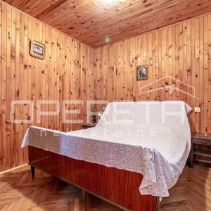 Istra, Sveti Lovreč- Kuća s dvorištem u centru