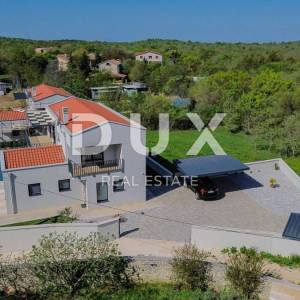 ISTRA, SVETI LOVREČ - Prekrasna vila s bazenom u mirnom mjestu