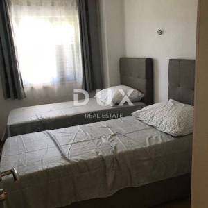 ISTRA, SVETI LOVREČ - Prostrana kuća s pet stanova i bazenom