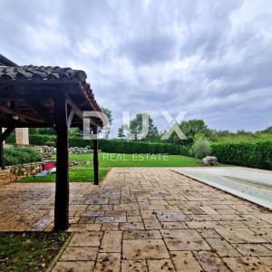 ISTRA, SVETI LOVREČ - Ruralna kuća s bazenom