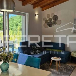 Istra, Sveti Petar u Šumi- Kuća s bazenom okružena zelenilom