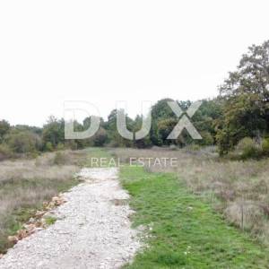 ISTRA, SVETVINČANAT - Građevinsko zemljište na rubu građevinske zone