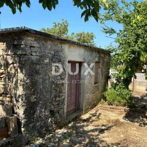 ISTRA, SVETVINČENAT - Djelomično obnovljena istarska kuća na mirnoj lokaciji! UPORABNA DOZVOLA!