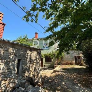 ISTRA, SVETVINČENAT - Djelomično obnovljena istarska kuća na mirnoj lokaciji! UPORABNA DOZVOLA!