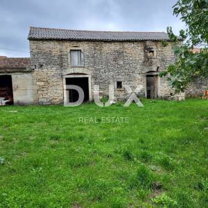 ISTRA, SVETVINČENAT - Dvije samostojeće kamene kuće