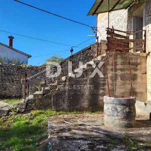 ISTRA, SVETVINČENAT - Dvije samostojeće kamene kuće