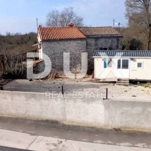 ISTRA, SVETVINČENAT – Građevinsko zemljište s građevinskom dozvolom na idiličnoj lokaciji