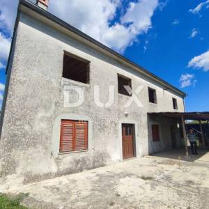 ISTRA, SVETVINČENAT - Imanje s dva objekta za renovaciju