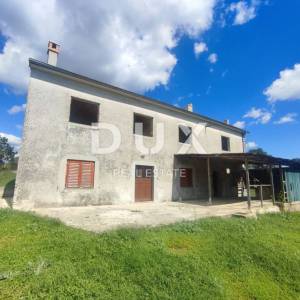 ISTRA, SVETVINČENAT - Imanje s dva objekta za renovaciju