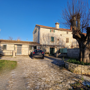 ISTRA, SVETVINČENAT - Kamena kuća s dvije stambene jedinice