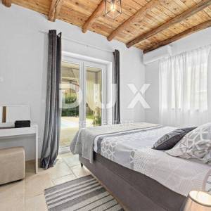 ISTRA, SVETVINČENAT - Kamena novoadaptirana vila s bazenom