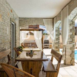 ISTRA, SVETVINČENAT - Kamena novoadaptirana vila s bazenom