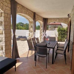 ISTRA, SVETVINČENAT - Kamena vila s pogledom na more