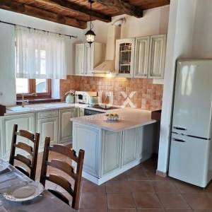 ISTRA, SVETVINČENAT - Kamena vila s pogledom na more