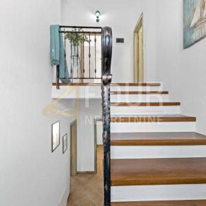 Istra, Svetvinčenat, kamena kuća s bazenom