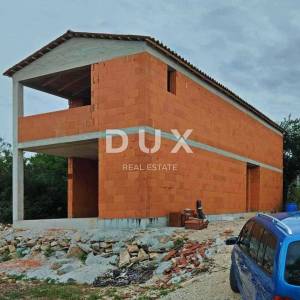 ISTRA, SVETVINČENAT - Kuća na rubu naselja