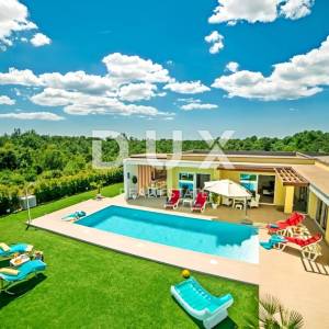 ISTRA, SVETVINČENAT - Kuća s bazenom