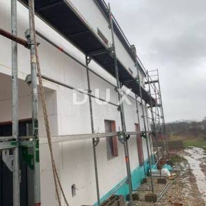 ISTRA, SVETVINČENAT - Kuća s bazenom i garažom u izgradnji