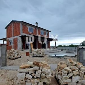 ISTRA, SVETVINČENAT - Kuća s bazenom u izgradnji