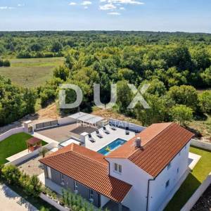 ISTRA, SVETVINČENAT - Kuća s bazenom na rubu naselja