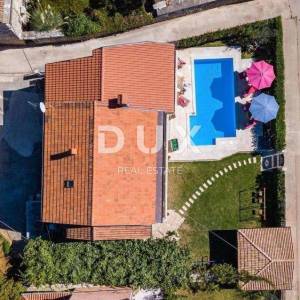 ISTRA, SVETVINČENAT - Kuća s dvije stambene jedinice i bazenom