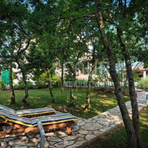 Istra, Svetvinčenat, luksuzna vila s bazenom