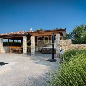 Istra, Svetvinčenat, luksuzna vila s bazenom