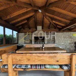 Istra, Svetvinčenat, luksuzna vila s bazenom
