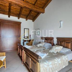 Istra, Svetvinčenat, luksuzna vila s bazenom
