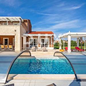 ISTRA, SVETVINČENAT - Mediteranska vila okružena zelenilom