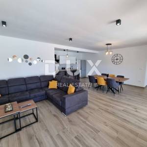ISTRA, SVETVINČENAT - Moderna prizemnica s bazenom, okružena prirodom
