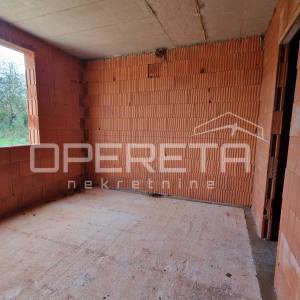 Istra, Svetvinčenat, nova kuća sa bazenom okružena prirodom