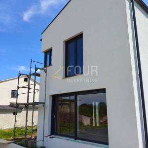 Istra, Svetvinčenat, novogradnja s bazenom, 160m2