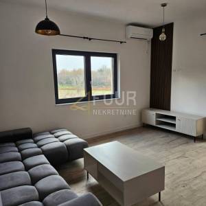 Istra, Svetvinčenat, novogradnja, prizemnica s bazenom