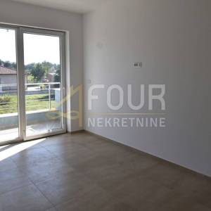 Istra, Svetvinčenat, novogradnja, vila s bazenom