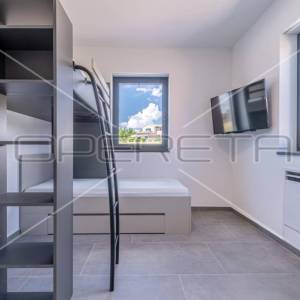 Istra, Svetvinčenat, okolica, moderna vila 208 m2 sa bazenom i četiri spavače so