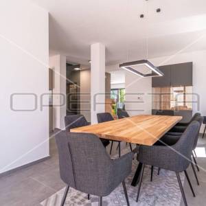 Istra, Svetvinčenat, okolica, moderna vila 208 m2 sa bazenom i četiri spavače so