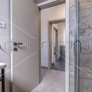 Istra, Svetvinčenat, okolica, moderna vila 208 m2 sa bazenom i četiri spavače so