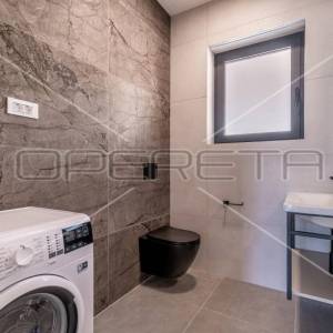 Istra, Svetvinčenat, okolica, moderna vila 208 m2 sa bazenom i četiri spavače so