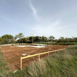 Istra, Svetvinčenat - okolica, zemljište s građevinskom dozvolom