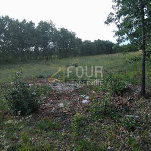 Istra, Svetvinčenat, poljoprivredno zemljište 1.840m2