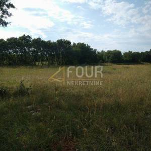 Istra, Svetvinčenat, poljoprivredno zemljište 1.840m2