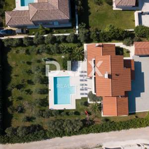 ISTRA, SVETVINČENAT - Predivna vila na prostranoj okućnici