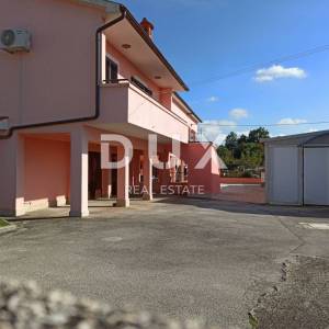 ISTRA-SVETVINČENAT-Predivna obiteljska kuća s dva apartmana