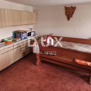 ISTRA-SVETVINČENAT-Predivna obiteljska kuća s dva apartmana