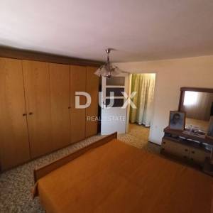 ISTRA-SVETVINČENAT-Predivna obiteljska kuća s dva apartmana